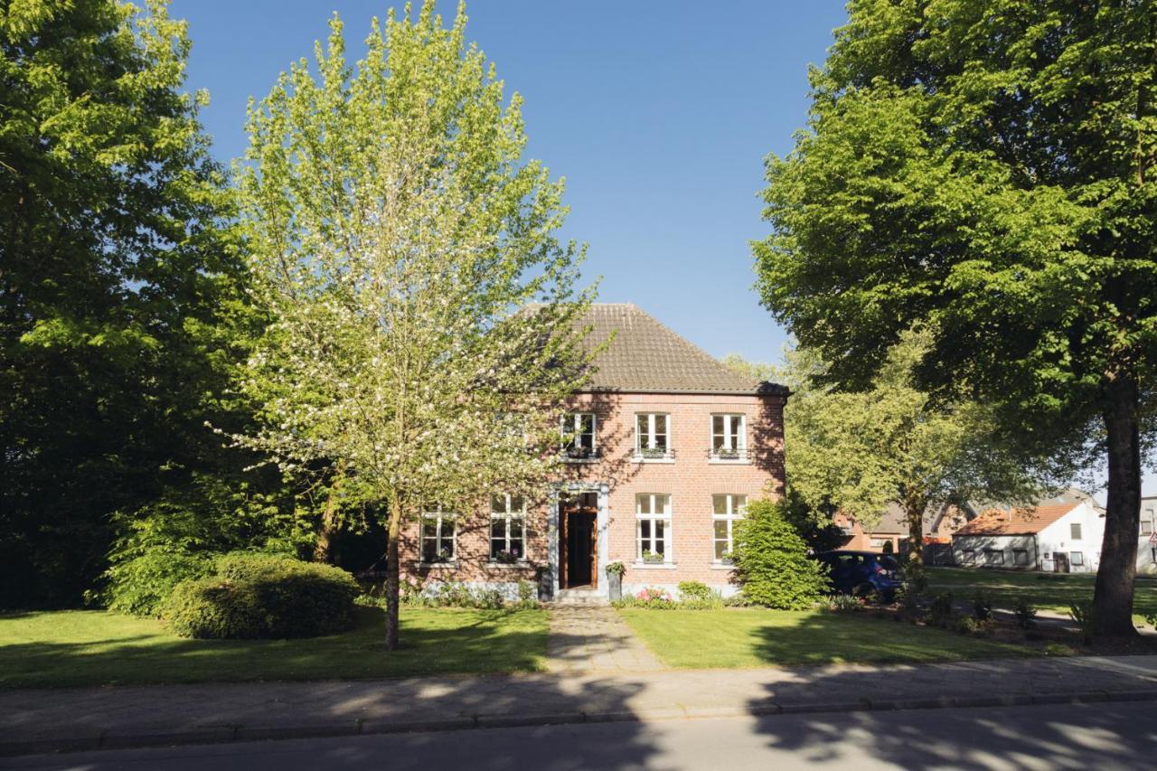 Altes Pfarrhaus Hotel Geldern Bagian luar foto